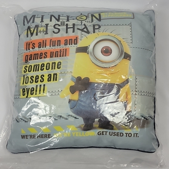 New Universal Minions despicable me Decorative pillow - Picture 1 of 5
